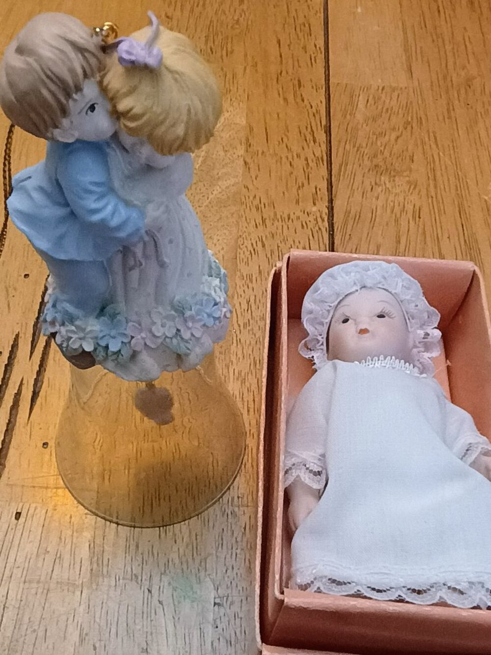 Sweetheart bell and baby in box new